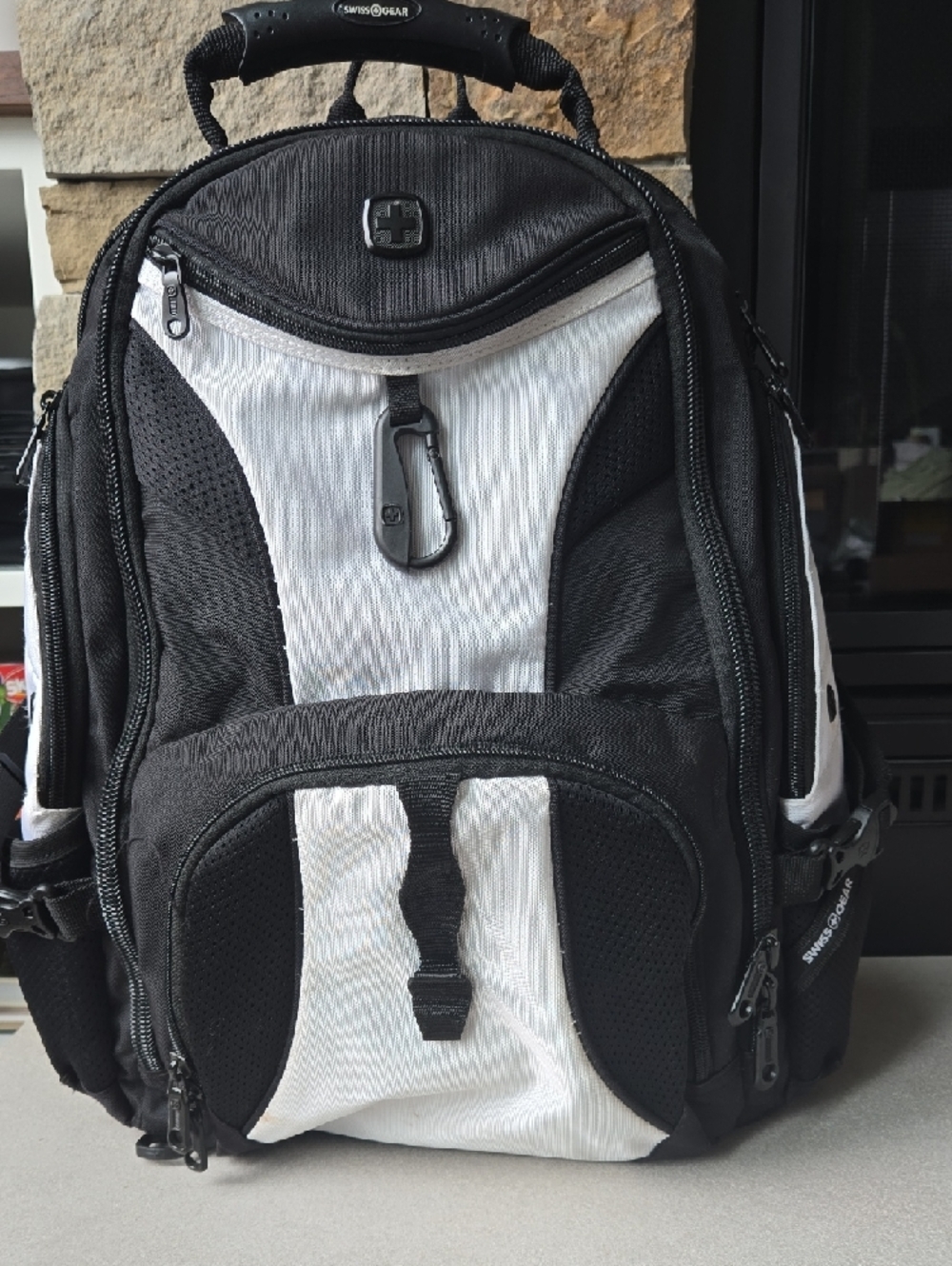 SwissGear ScanSmart TSA 17 Laptop Backpack Black and White with Front Organizer